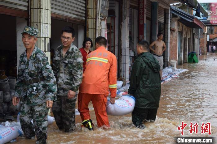 四川暴雨最新动态,四川暴雨最新动态，持续影响下的紧急应对与救援进展